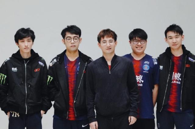 创造佳绩 创造佳绩