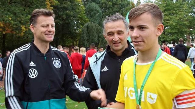 写在草皮上 写在草皮上